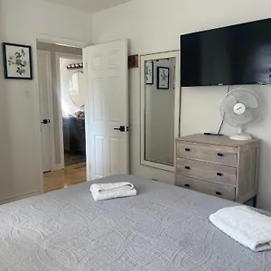 Homestay Clearbrooke Gem- Bright Private Bedroom Close To Yyz
