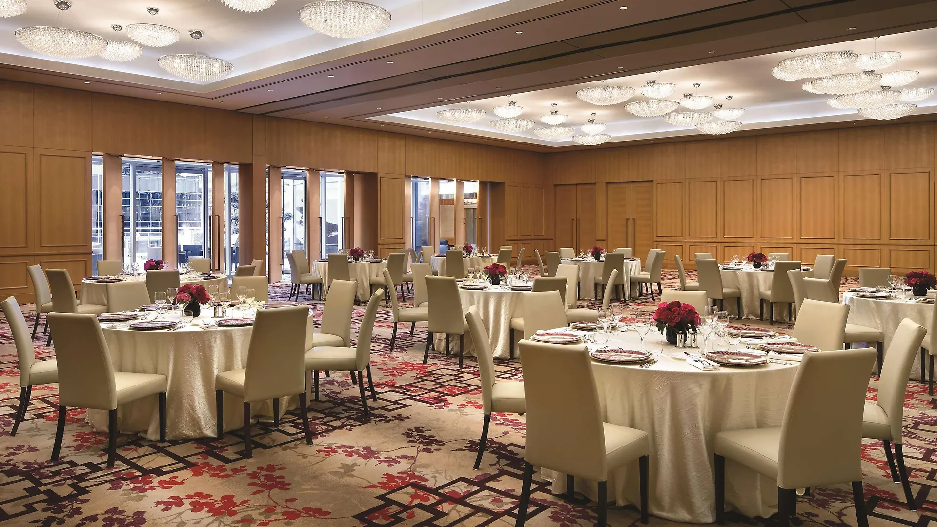 Shangri-La Toronto 5*,